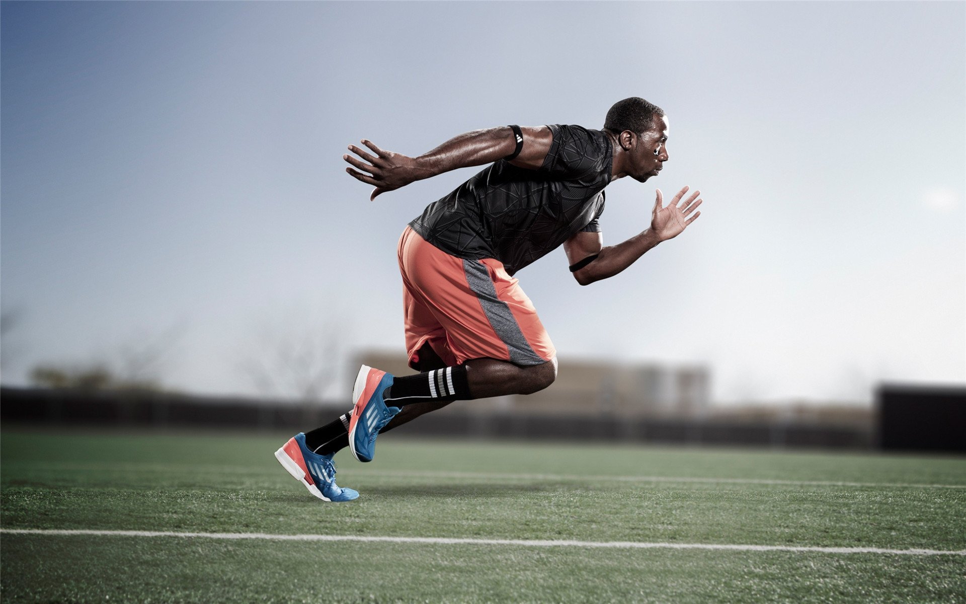 F1品牌合作:跨界联名的新潮流,f1都有哪些品牌