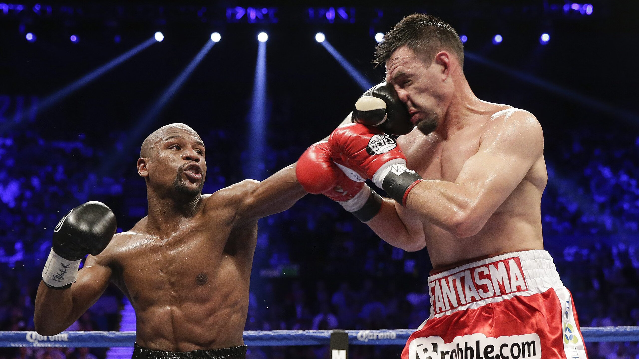 重要比赛中球队实力对决,激烈角逐,比赛的球队